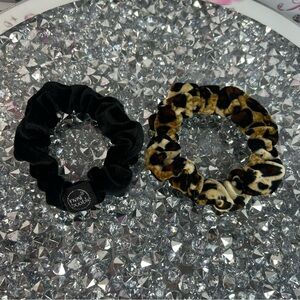 invisibobble Velvet Scrunchie Set - Black & Leopard